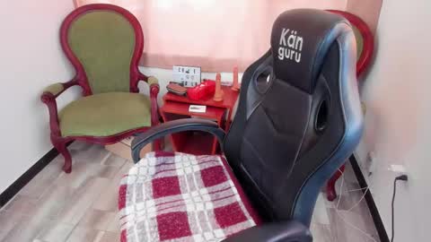 Snapshot of chanel_gold chatting on 02.05.26 online show from 02.05.26