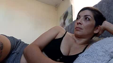 Snapshot of chanel_joliee chatting on 11.01.25 chanel online show from 11.01.25