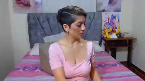 Snapshot of chanel_joliee chatting on 11.05.25 chanel online show from 11.05.25