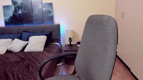 Snapshot of chaneljem chatting on 12.03.25 chaneljem online show from 12.03.25