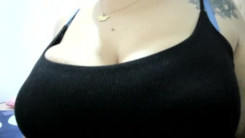 Snapshot of chanell15 chatting on 05.27.26 Fabi online show from 05.27.26