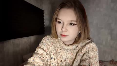 Snapshot of chanelledroz chatting on 12.18.25 Lia online show from 12.18.25