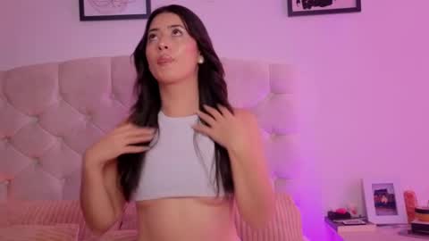 Snapshot of chanellgv chatting on 11.11.25 Chanell online show from 11.11.25