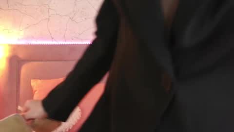 Snapshot of channelangeless chatting on 10.17.25 Channelangeless online show from 10.17.25