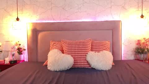 Snapshot of channelangeless chatting on 11.04.25 Channelangeless online show from 11.04.25