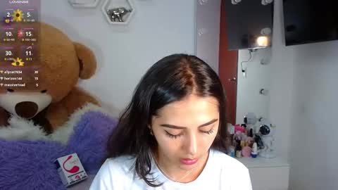 Isabella online show from 12.31.24