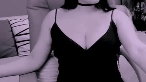 The Queen online show from 11.22.25