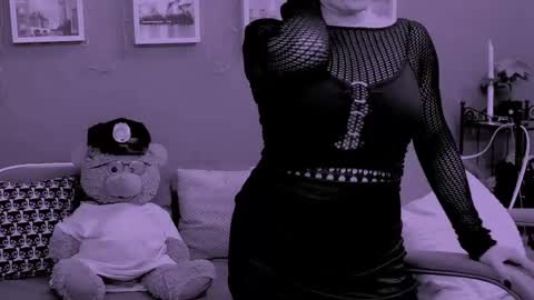 The Queen online show from 03.15.26