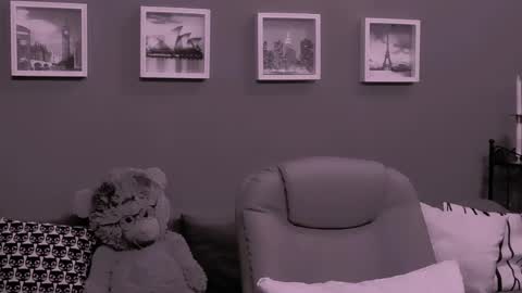Snapshot of chantallovely chatting on 05.25.26 The Queen online show from 05.25.26