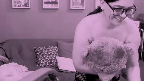 Snapshot of chantallovely chatting on 06.08.26 The Queen online show from 06.08.26