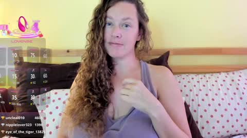 Snapshot of chantarra chatting on 11.04.25 Chantarra Chant Chanty C Lady C please not baby babe BB or other pet names online show from 11.04.25