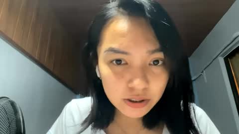 Snapshot of charamaracle chatting on 04.01.26 Elly online show from 04.01.26