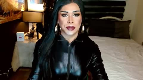 Snapshot of charismatic_apple chatting on 02.15.26 charismatic_apple online show from 02.15.26