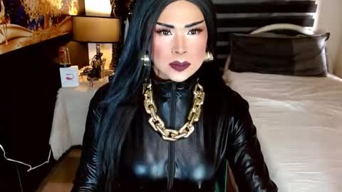 Snapshot of charismatic_apple chatting on 02.23.26 charismatic_apple online show from 02.23.26