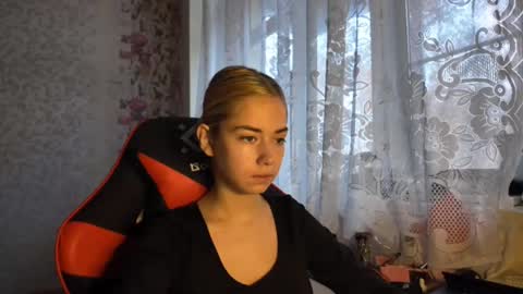 Snapshot of charleneschonert chatting on 11.07.25 Nancy online show from 11.07.25