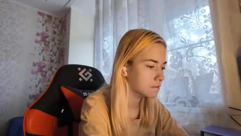 Snapshot of charleneschonert chatting on 11.13.25 Nancy online show from 11.13.25