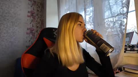 Snapshot of charleneschonert chatting on 11.14.25 Nancy online show from 11.14.25