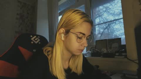 Snapshot of charleneschonert chatting on 11.22.25 Nancy online show from 11.22.25