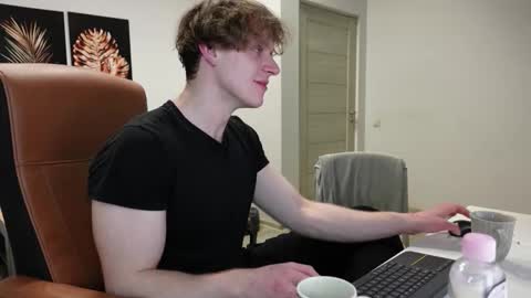Snapshot of charles_dreams chatting on 03.14.26 CHARLES DREAMS online show from 03.14.26