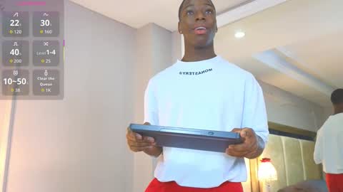 Snapshot of charlesbrown_ chatting on 10.14.25 charlesbrown_ online show from 10.14.25