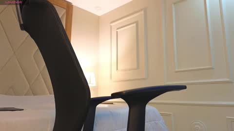 Snapshot of charlesbrown_ chatting on 12.01.25 charlesbrown_ online show from 12.01.25