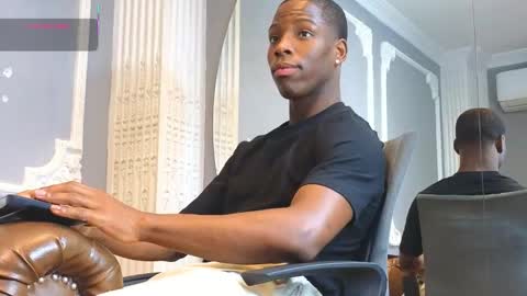 Snapshot of charlesbrown_ chatting on 01.08.26 charlesbrown_ online show from 01.08.26