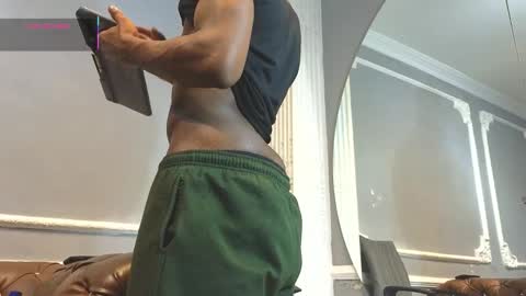 Snapshot of charlesbrown_ chatting on 01.10.26 charlesbrown_ online show from 01.10.26