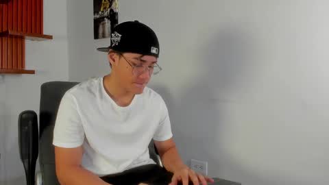 Snapshot of charley_morgan chatting on 03.06.25 charley_morgan online show from 03.06.25