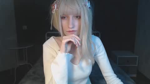 Snapshot of charlie_crystal chatting on 12.18.25 Charlie online show from 12.18.25