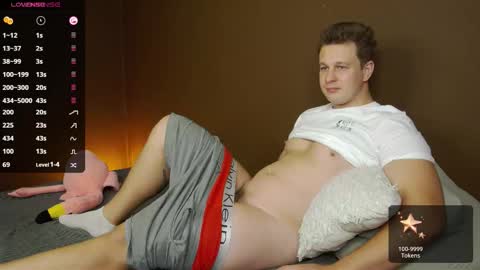 Snapshot of charlie_smiley chatting on 09.18.25 Charlie Smiley online show from 09.18.25