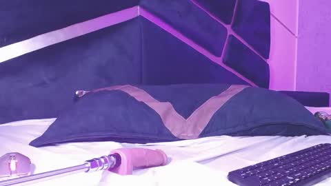 Snapshot of charlie_williams_1 chatting on 01.11.25 CHARLIE online show from 01.11.25