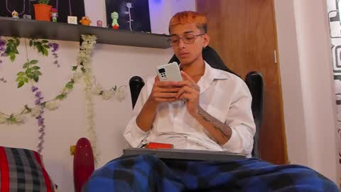 Charles Russo online show from 01.23.25