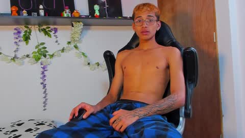 Charles Russo online show from 02.08.25