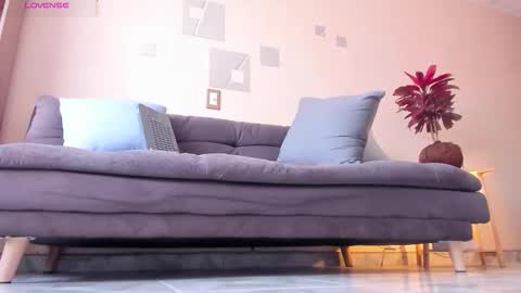 Snapshot of charlize_legs_ chatting on 02.18.26 Charlize online show from 02.18.26