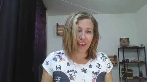 Snapshot of charlot_ponze chatting on 12.10.24 charlott online show from 12.10.24