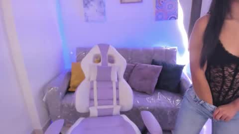    online show from 10.01.25