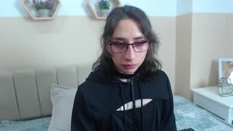 Snapshot of charlothe_dumont chatting on 04.18.26 charlothe_dumont online show from 04.18.26
