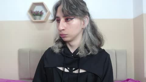 Snapshot of charlothe_dumont chatting on 05.23.26 charlothe_dumont online show from 05.23.26