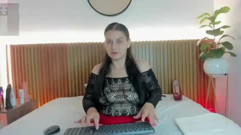 C H A R L O T T E online show from 08.05.26