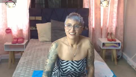 CHARLOTTE GRAY online show from 12.04.25