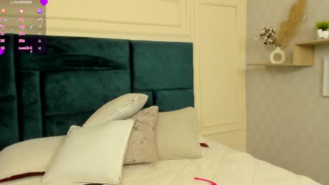 Charlotte Mayers online show from 02.08.25