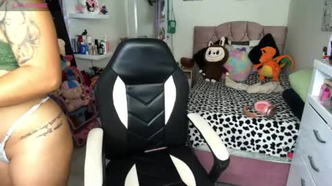 Snapshot of charlotte_queen20 chatting on 04.29.26 Charlotte online show from 04.29.26