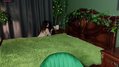 Charlotte online show from 01.03.25