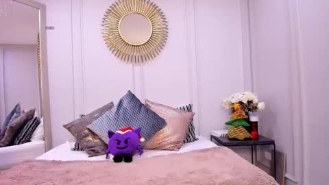 Snapshot of charlottebrownn_ chatting on 12.17.25 charlottebrownn_ online show from 12.17.25