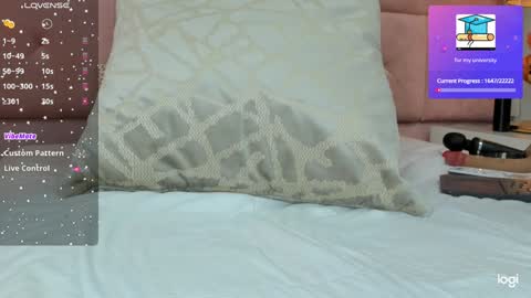 Snapshot of charlottee17 chatting on 02.03.25 ANDRE online show from 02.03.25