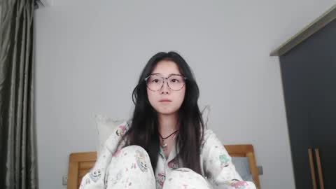 Snapshot of charlottelin chatting on 12.12.24 Charlotte online show from 12.12.24