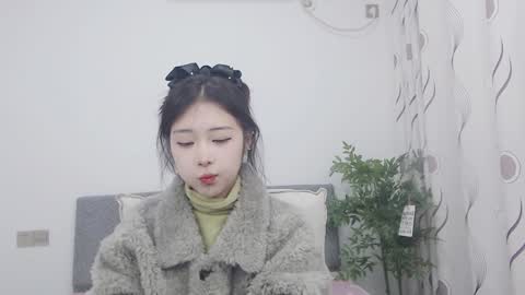 Snapshot of charlottelin chatting on 01.15.25 Charlotte online show from 01.15.25