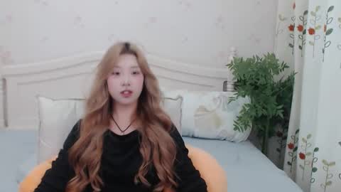 Snapshot of charlottelin chatting on 09.13.25 Charlotte online show from 09.13.25