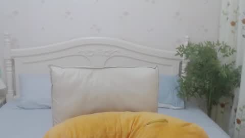 Snapshot of charlottelin chatting on 09.27.25 Charlotte online show from 09.27.25