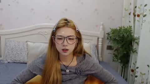 Snapshot of charlottelin chatting on 10.20.25 Charlotte online show from 10.20.25